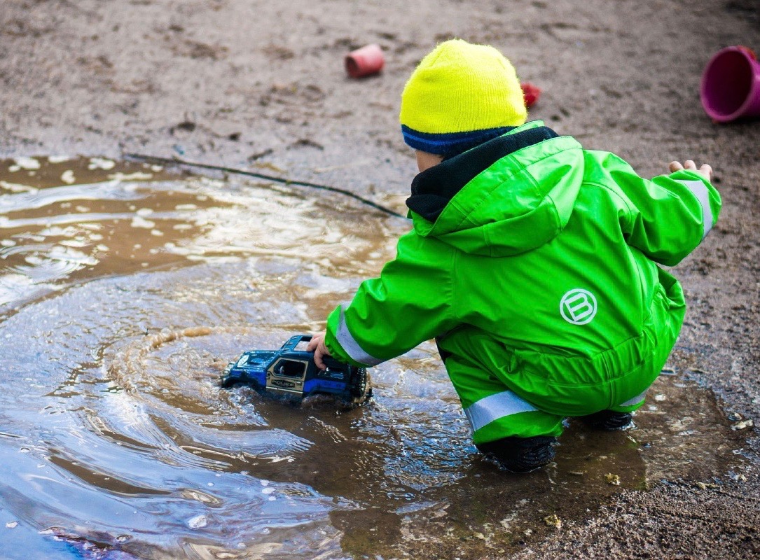 Spielzeug, Auto Pfütze